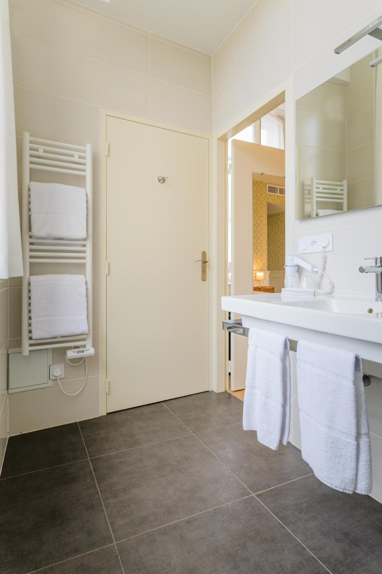 Hotel Grand Monarque อาแซ-เลอ-ริโด ภายนอก รูปภาพ
